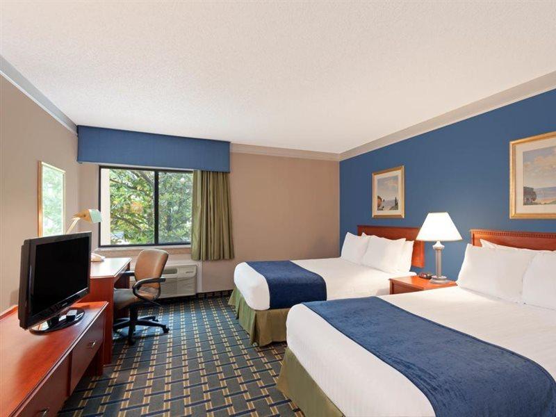 Hotel Baymont By Wyndham Memphis East Exterior foto